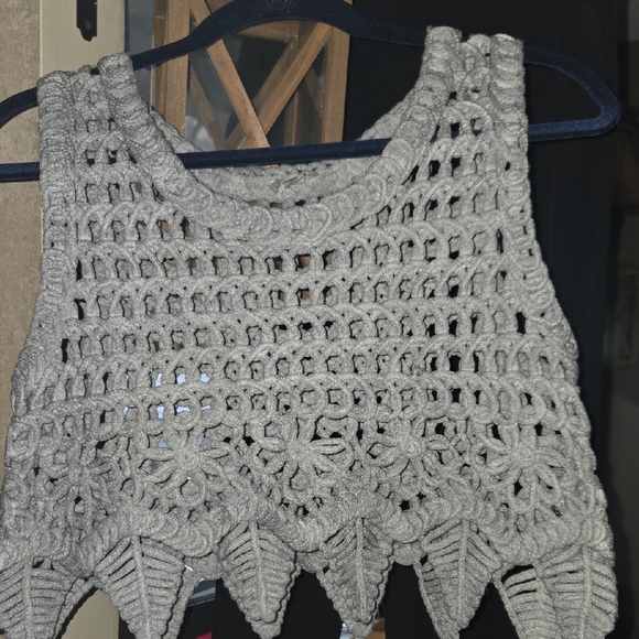 POL Gray Crochet Crop Tank with Scoop Neck - Picture 2 of 7